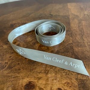 🔥🔥Authentic Van Cleef and Arpels ribbon🔥🔥